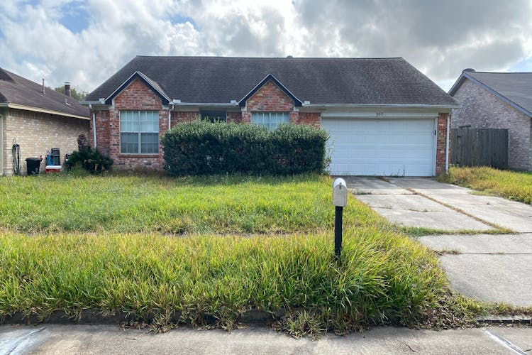 905 Shadow Creek Dr La Porte, TX 77571, Harris County