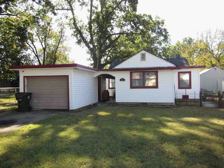 1511 Hayes St Muskogee, OK 74403, Muskogee County