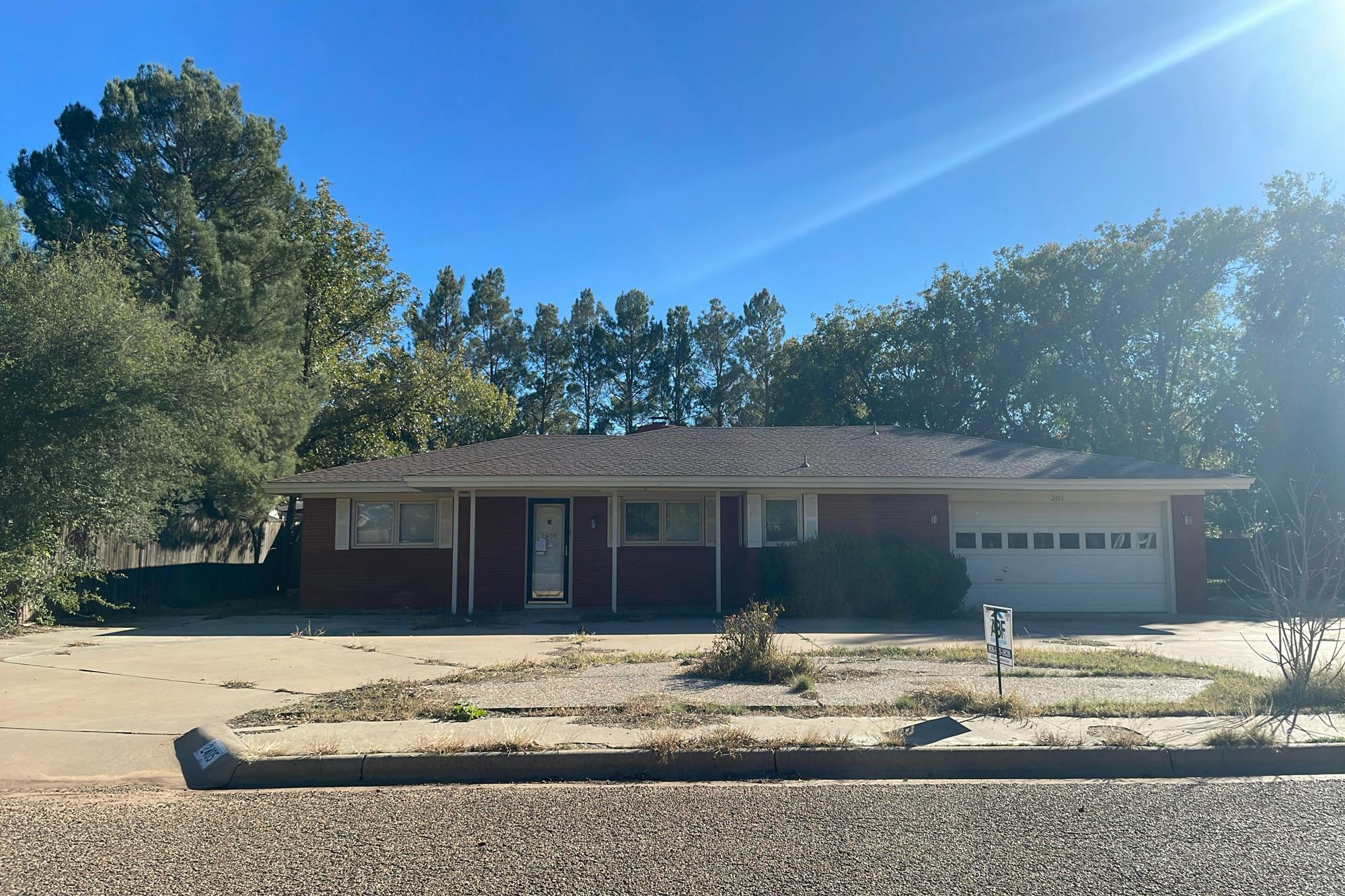 3rd St, Tahoka, TX 79373