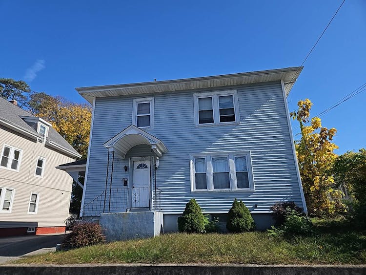 200 Narragansett Avenue Providence, RI 02907, Providence County