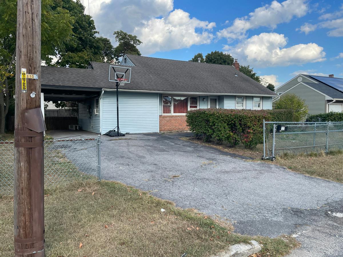Princeton St, Islip, NY 11751