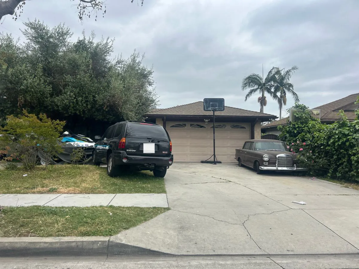 Bellder Dr, Downey, CA 90242