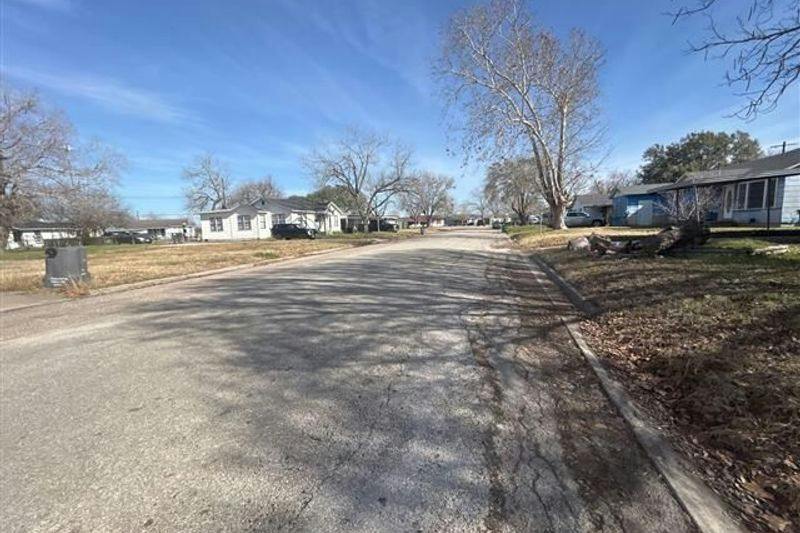 Plover St, Victoria, TX 77901