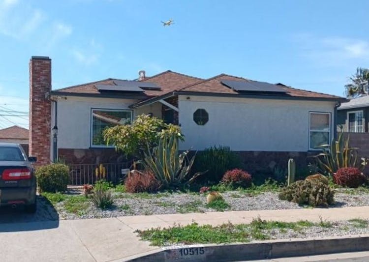 10515 S Manhattan Pl Los Angeles, CA 90047, Los Angeles County