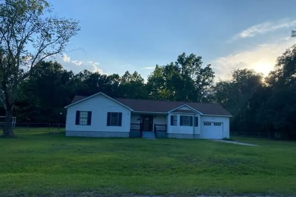 338 Carolina Oaks Rd Varnville, SC 29944, Hampton County