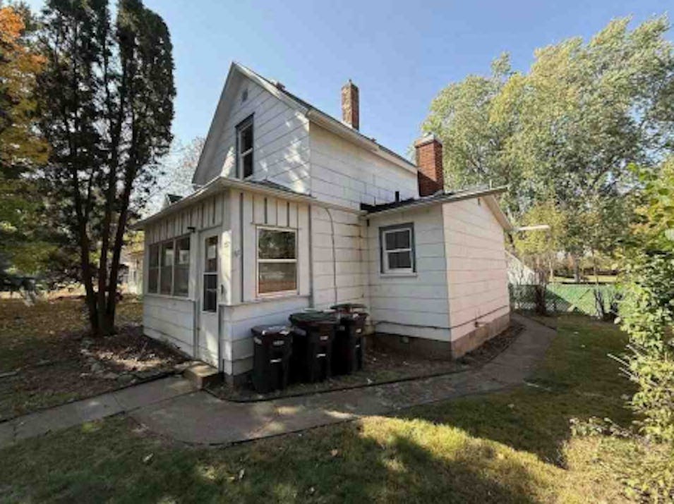 727 9th St NE Little Falls, MN 56345, Morrison County