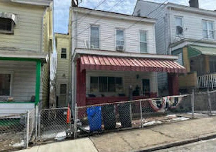 120 Koehler St Mount Oliver, PA 15210, Allegheny County