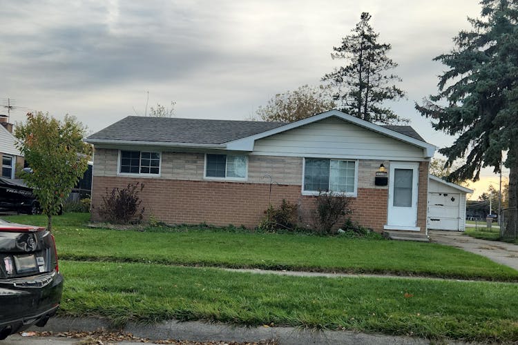 33016 Cheryl St Clinton Township, MI 48035, Macomb County