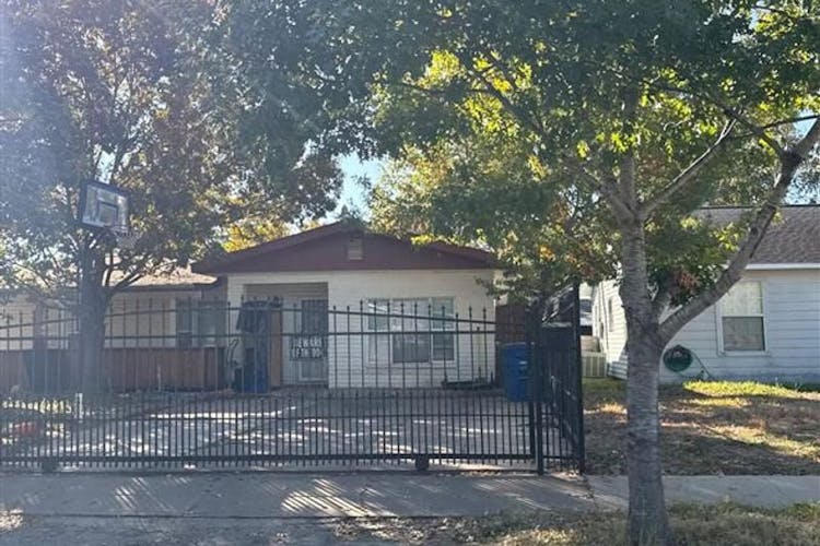 122 East Ackard Place San Antonio, TX 78221, Bexar County