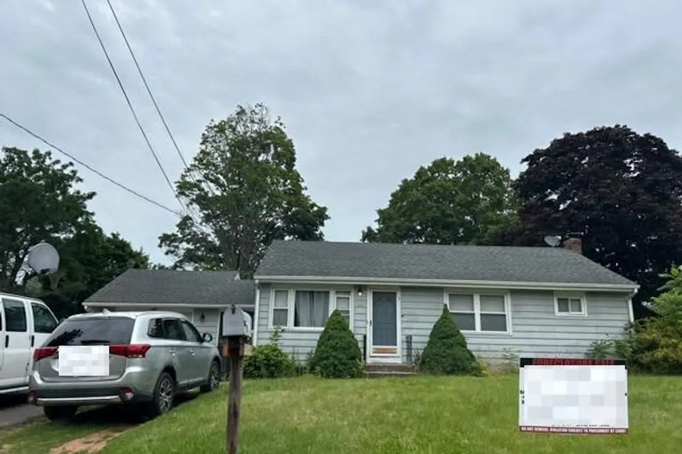 45 Brooklawn Dr Meriden, CT 06450, New Haven County