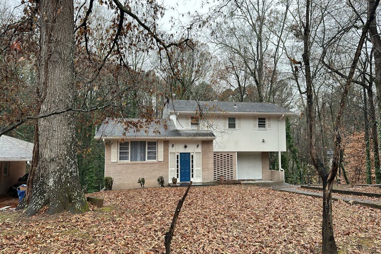 492 Waterford Road Northwest Atlanta, GA 30318, Fulton County