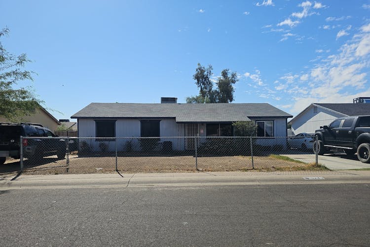 6243 W Holly St Phoenix, AZ 85035, Maricopa County