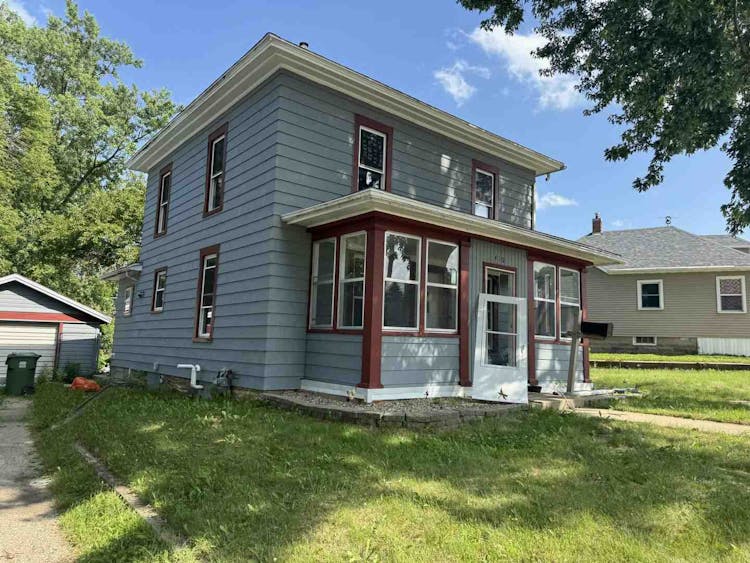 410 Clinton St Charles City, IA 50616, Floyd County