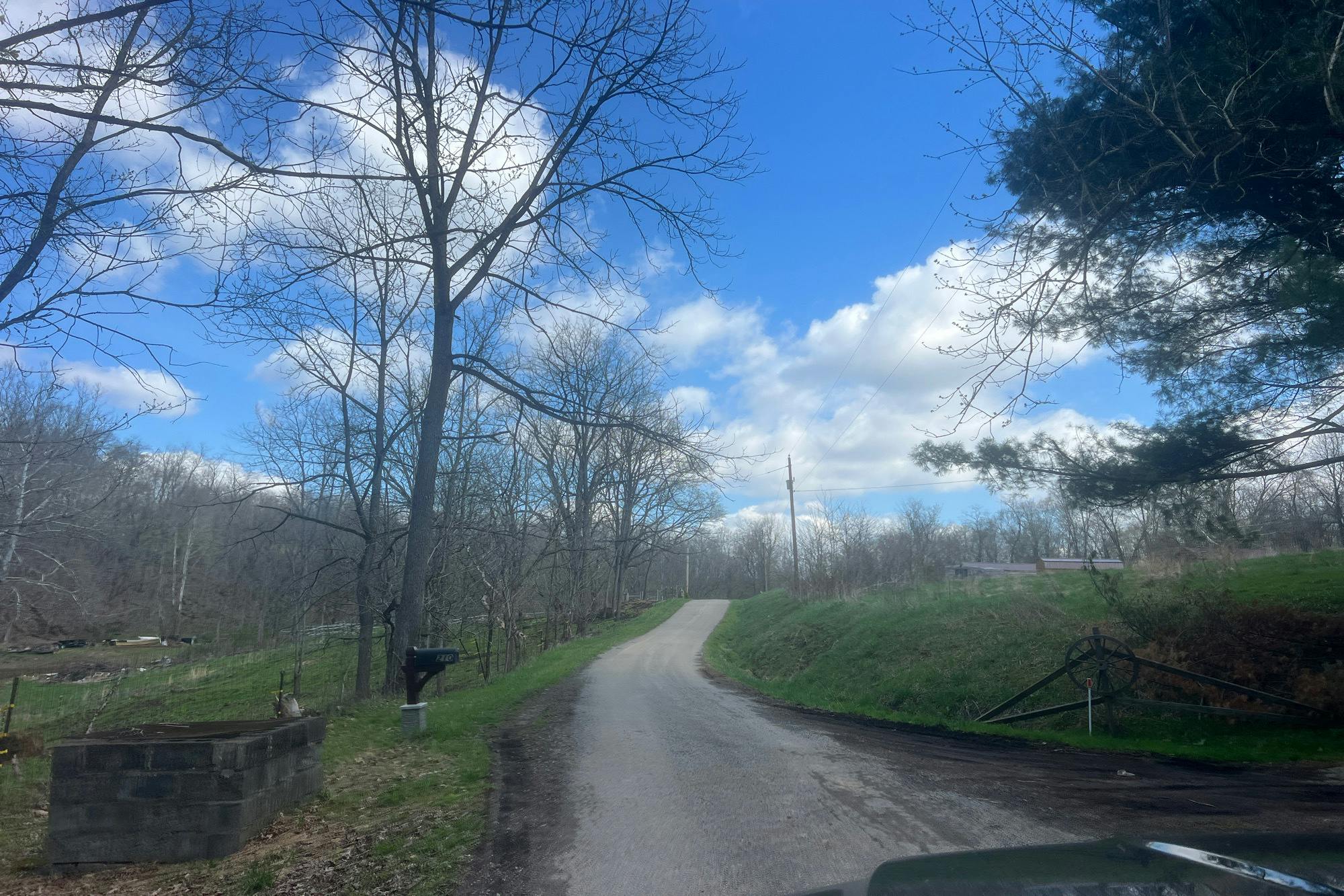 Konicki Rd, Masontown, PA 15461