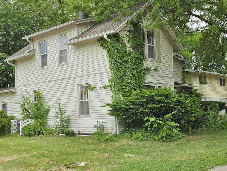 602 W Fulliam Ave Muscatine, IA 52761, Muscatine County