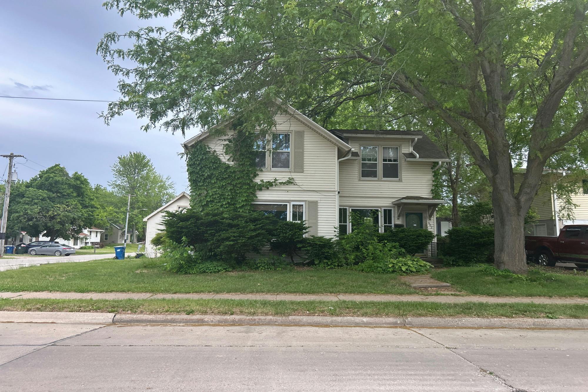 Fulliam Ave, Muscatine, IA 52761