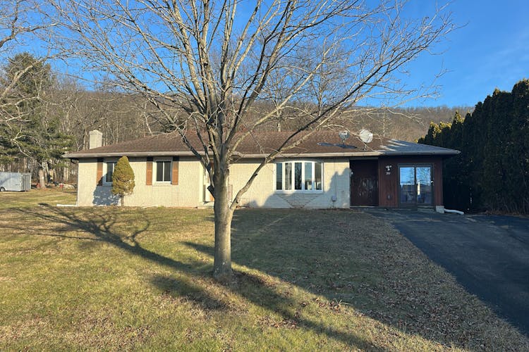 365 Main St Lavelle, PA 17943, Schuylkill County