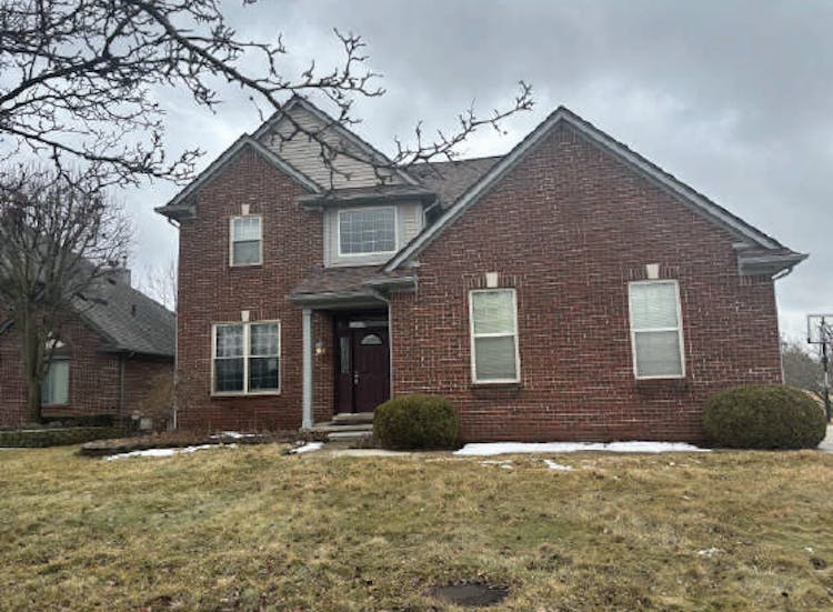 21406 Carlton Drive Macomb, MI 48044, Macomb County