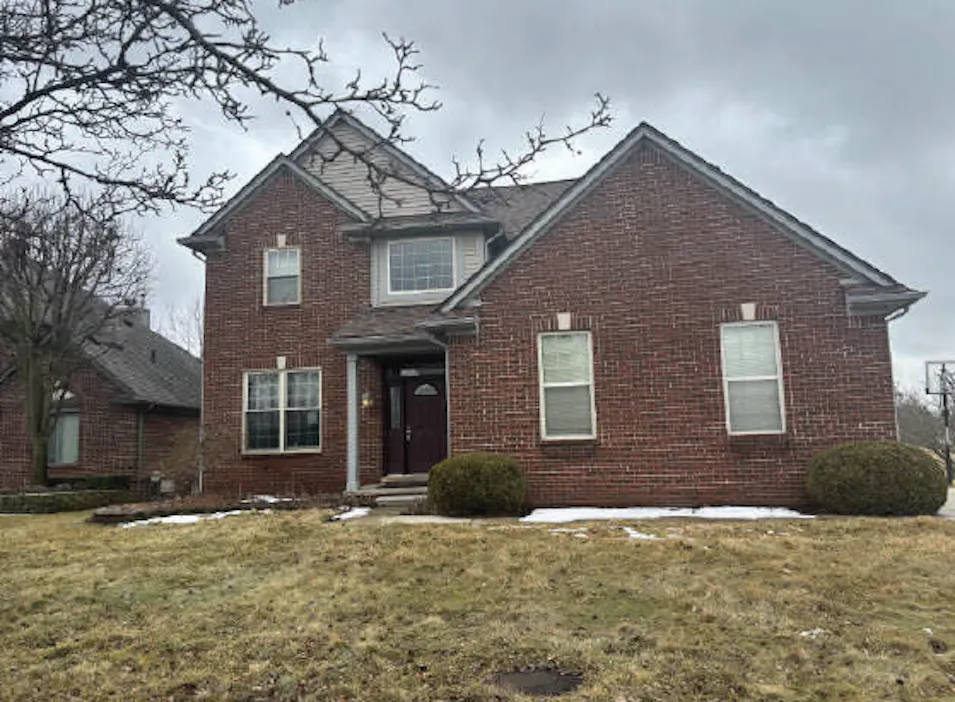 21406 Carlton Drive Macomb, MI 48044, Macomb County