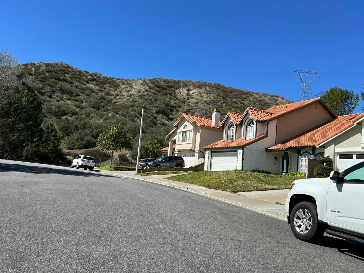 Shadow Valley Ln, Santa Clarita, CA 91390