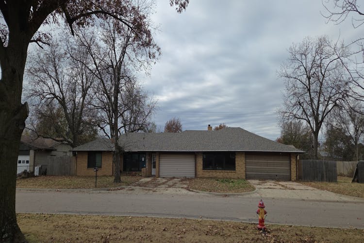 947 N 7th St Blackwell, OK 74631, Kay County