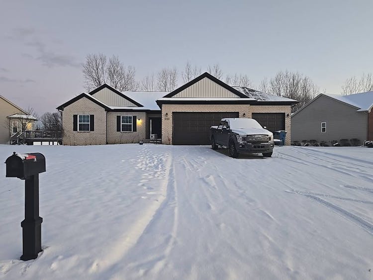 8260 Peninsula Cir Grand Blanc, MI 48439, Genesee County