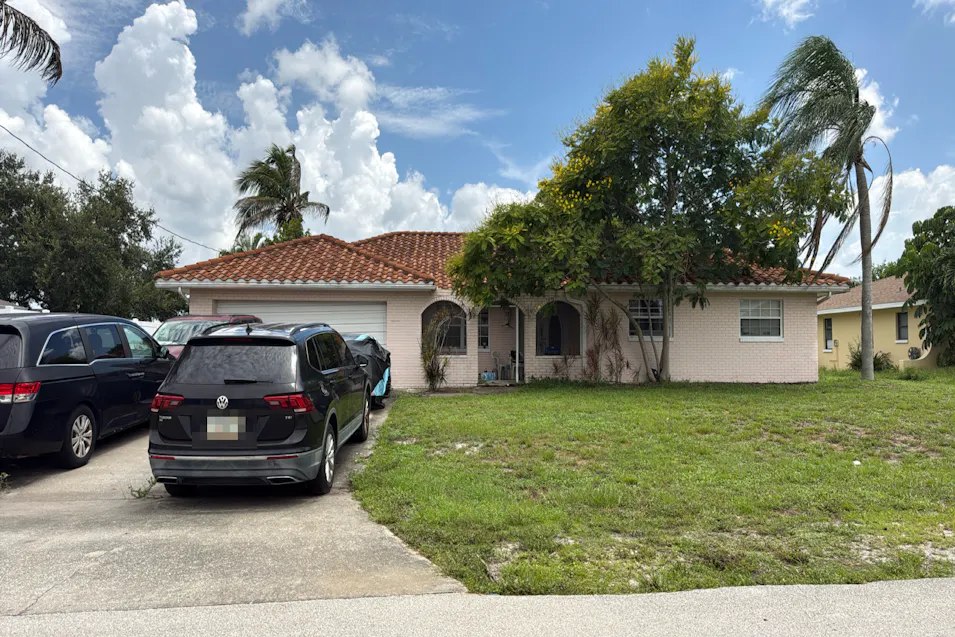 1906 SE 14th St Cape Coral, FL 33990, Lee County