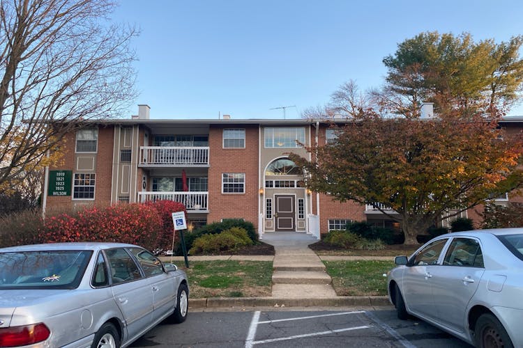 1923 Wilson Lane, Apt 201 McLean, VA 22102, Fairfax County