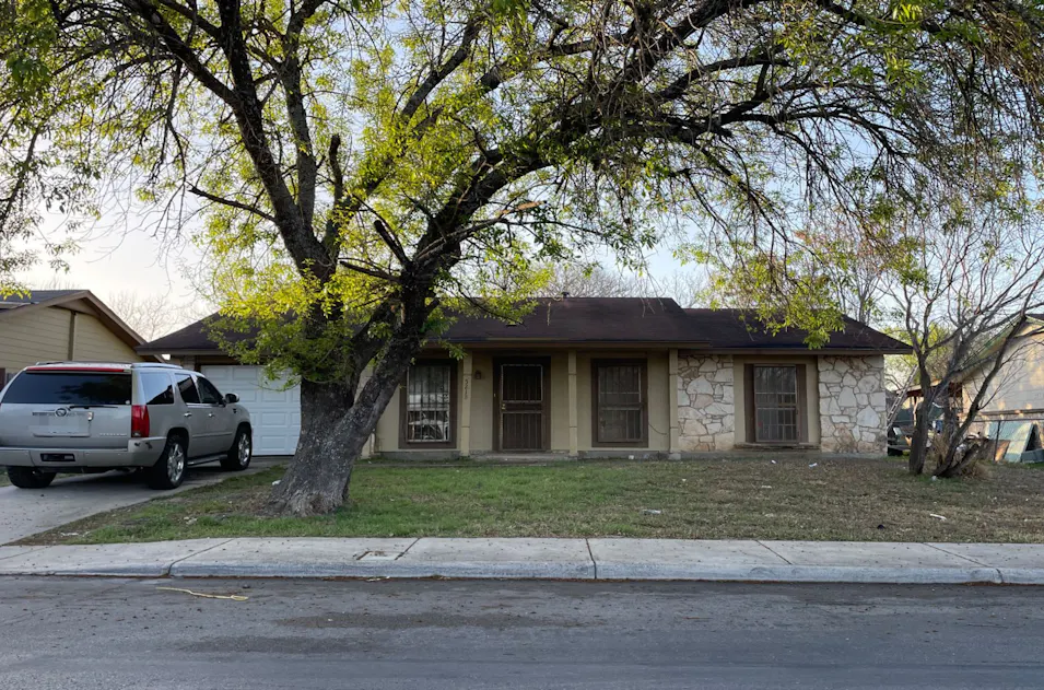 5218 Gray Buffalo Dr San Antonio, TX 78242, Bexar County