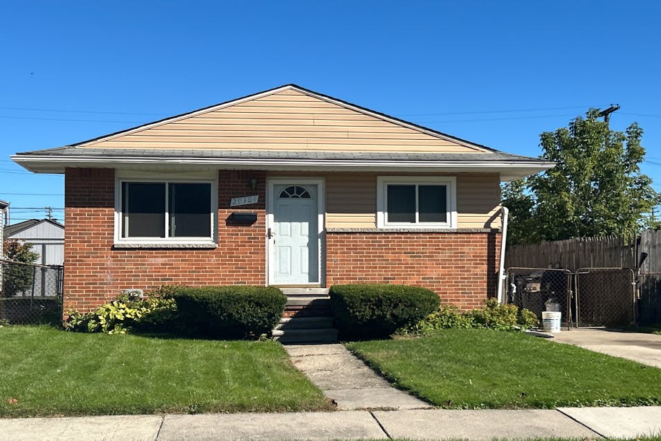 29304 Rosebriar St Saint Clair Shores, MI 48081, Macomb County