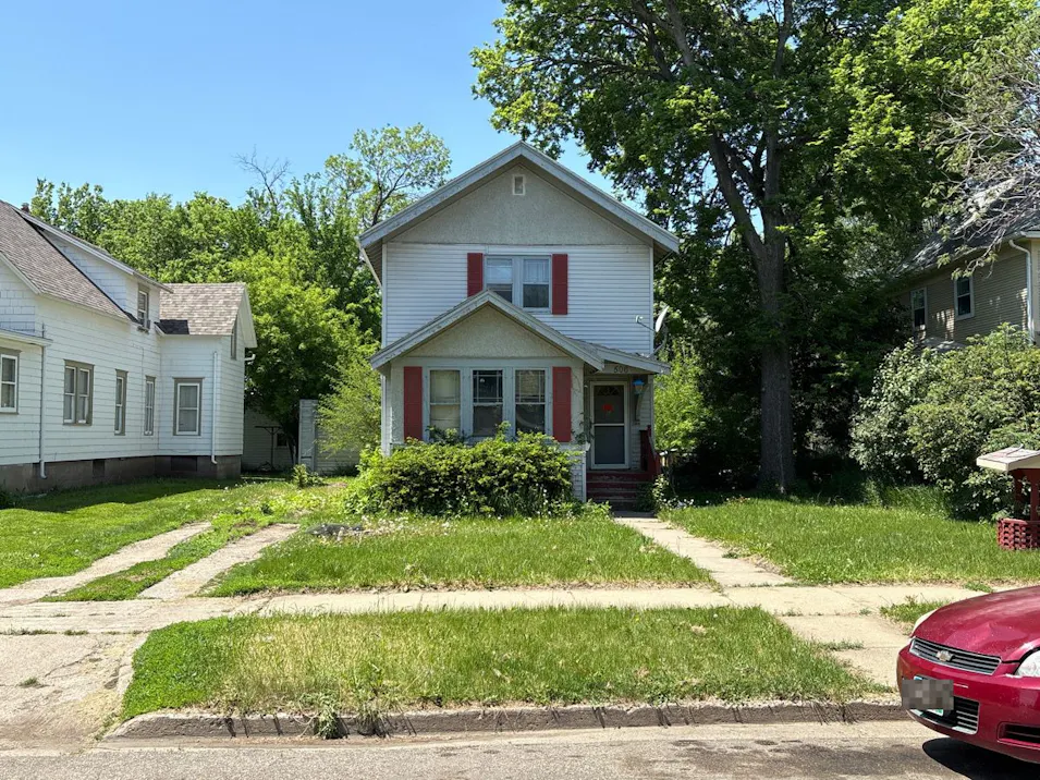 506 S Jackson St Aberdeen, SD 57401, Brown County