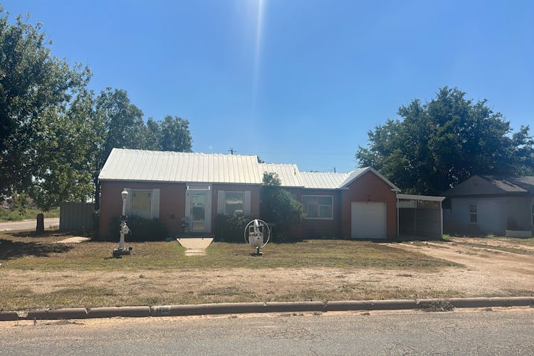 1702 9th St Levelland, TX 79336, Hockley County