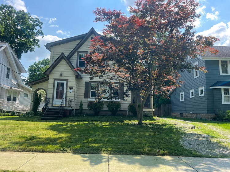 2129 17th Street Cuyahoga Falls, OH 44223, Summit County