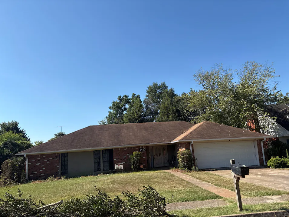 1410 Rosemont Dr Clinton, MS 39056, Hinds County