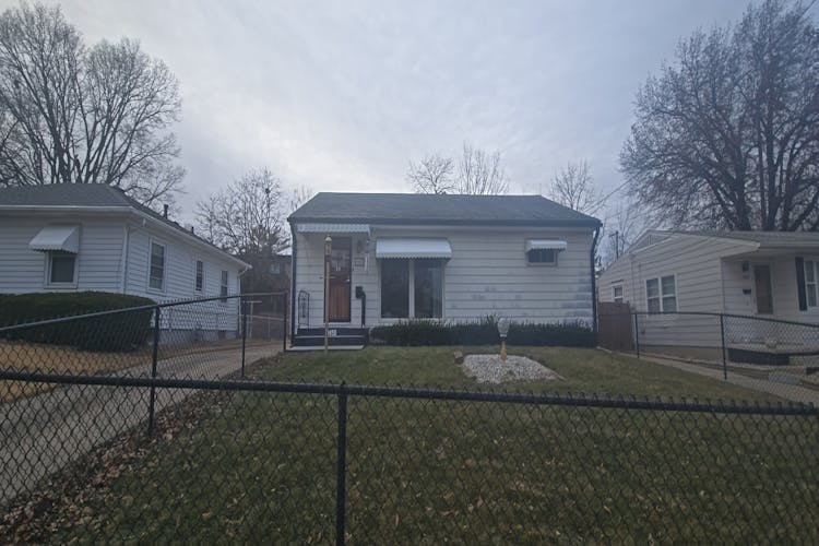 2459 N Maple Ave Decatur, IL 62526, Macon County