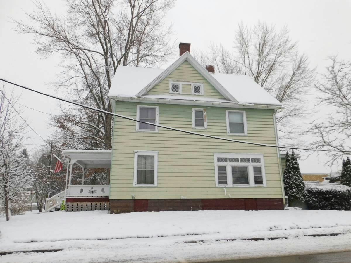 Steele St, Cambridge Springs, PA 16403
