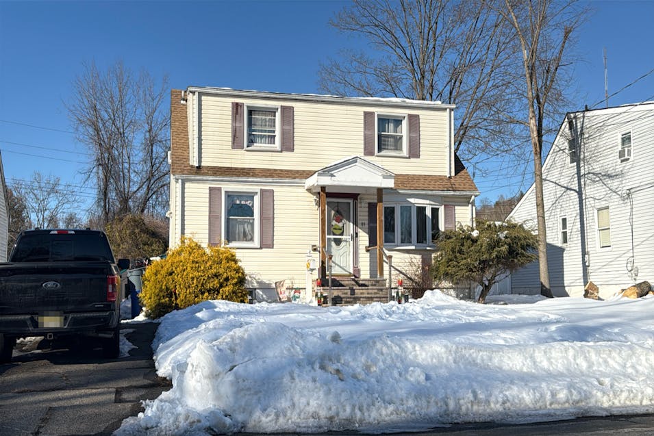 89 Riverview Road Pompton Lakes, NJ 07442, Passaic County
