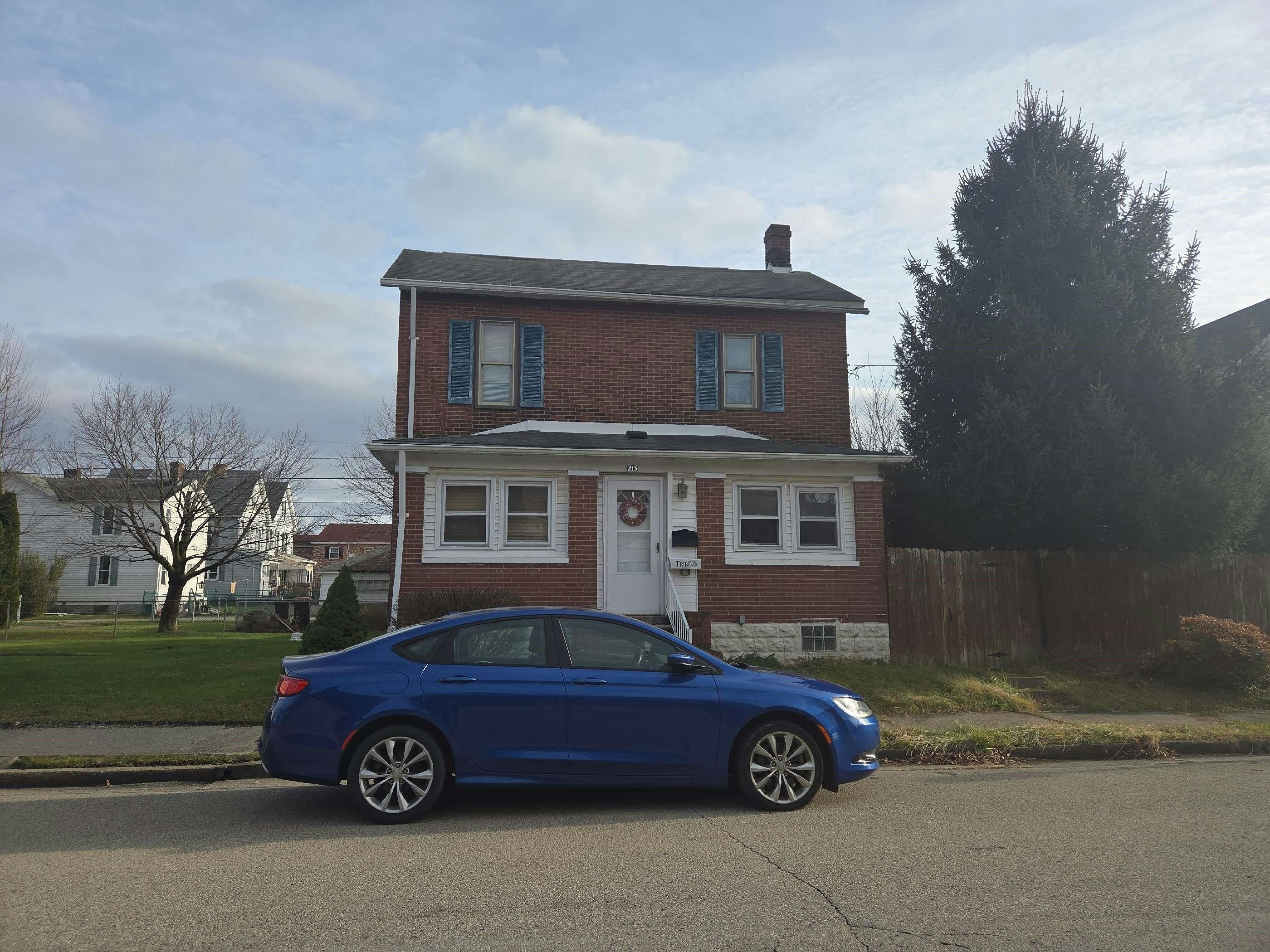 Oak St, Latrobe, PA 15650