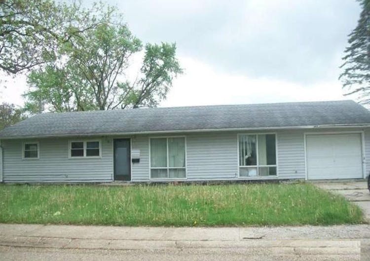 1010 Knollcrest Dr Danville, IL 61832, Vermilion County