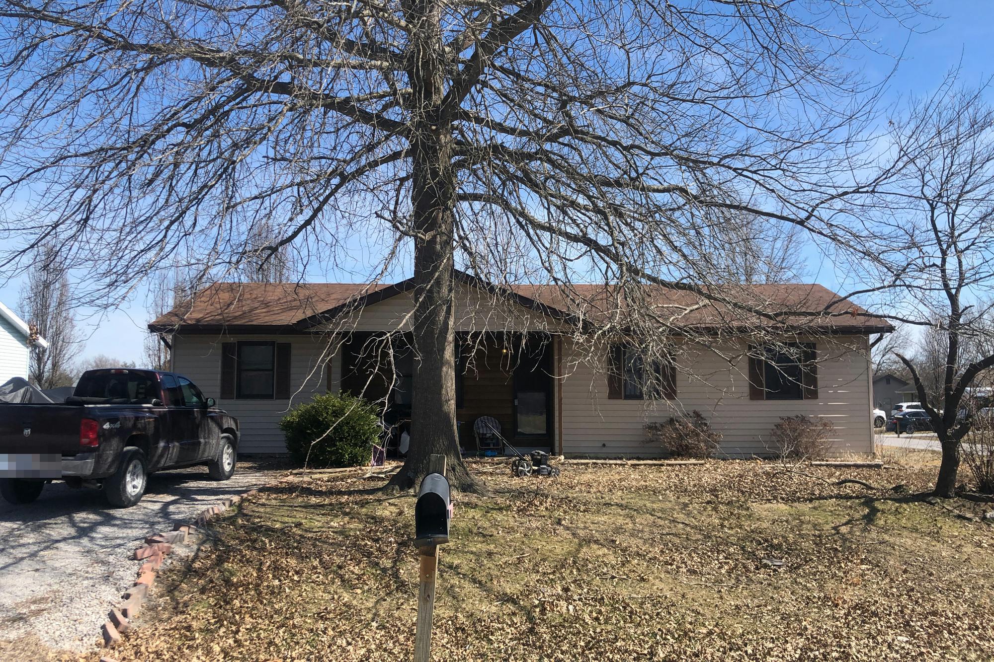 Lawrence St, DE Soto, IL 62924