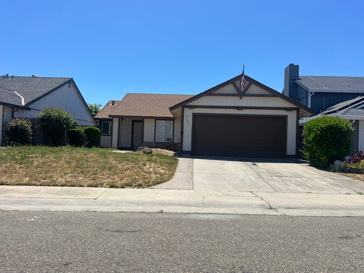 8186 Gustine Way Sacramento, CA 95828, Sacramento County
