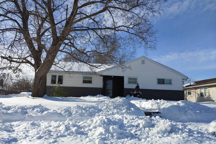 2305 11th Ave E Hibbing, MN 55746, Saint Louis County