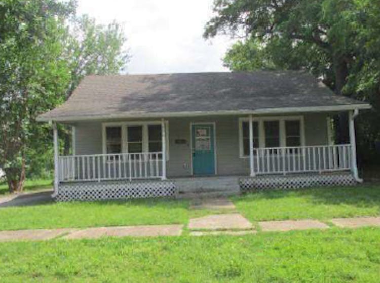 906 Holden Ave Newport, AR 72112, Jackson County