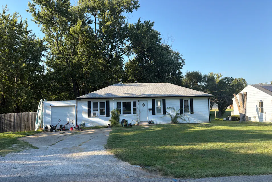 16 Hill Park Dr Decatur, IL 62521, Macon County