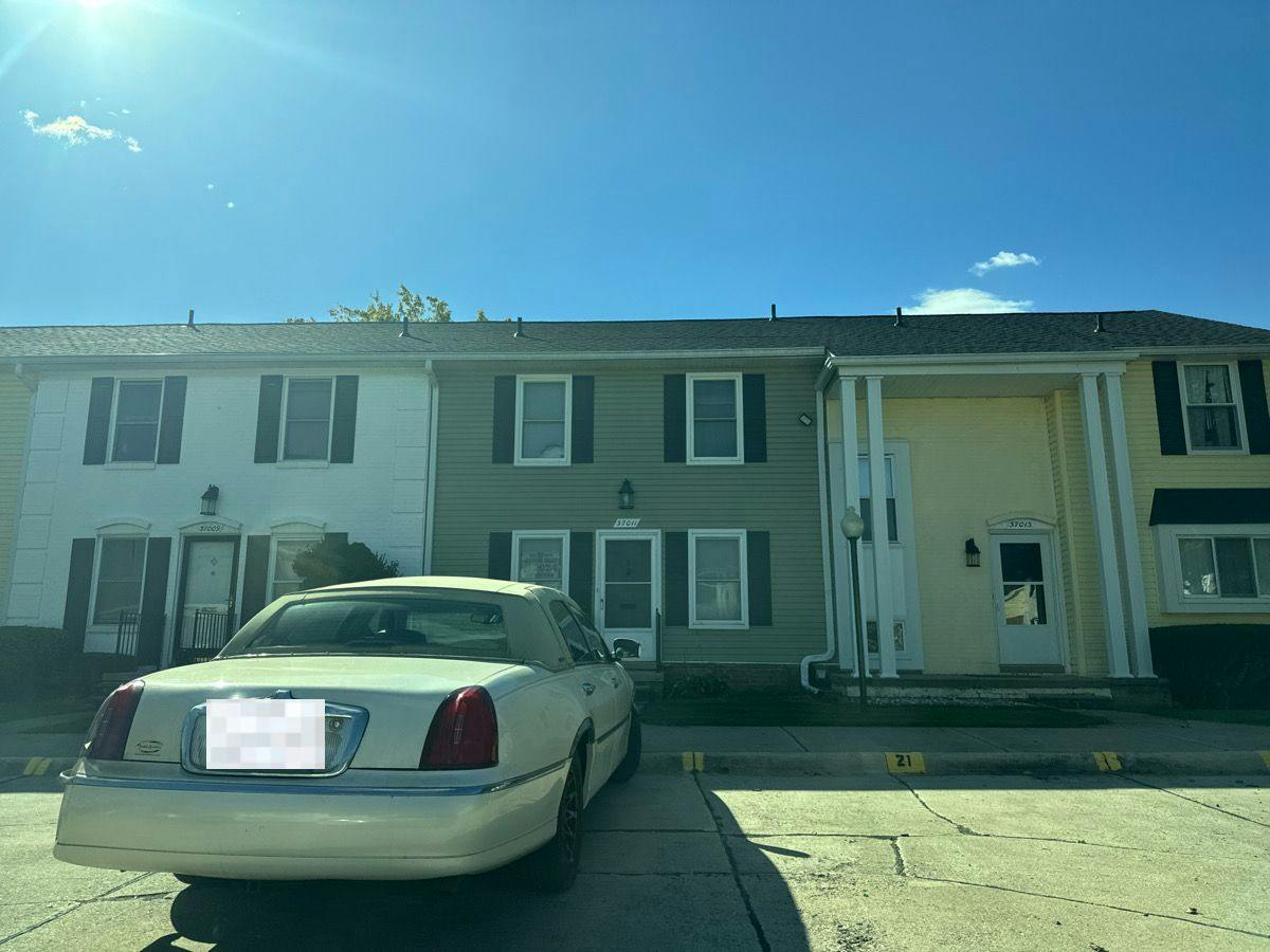 Brynford Dr, Clinton Township, MI 48036 #1