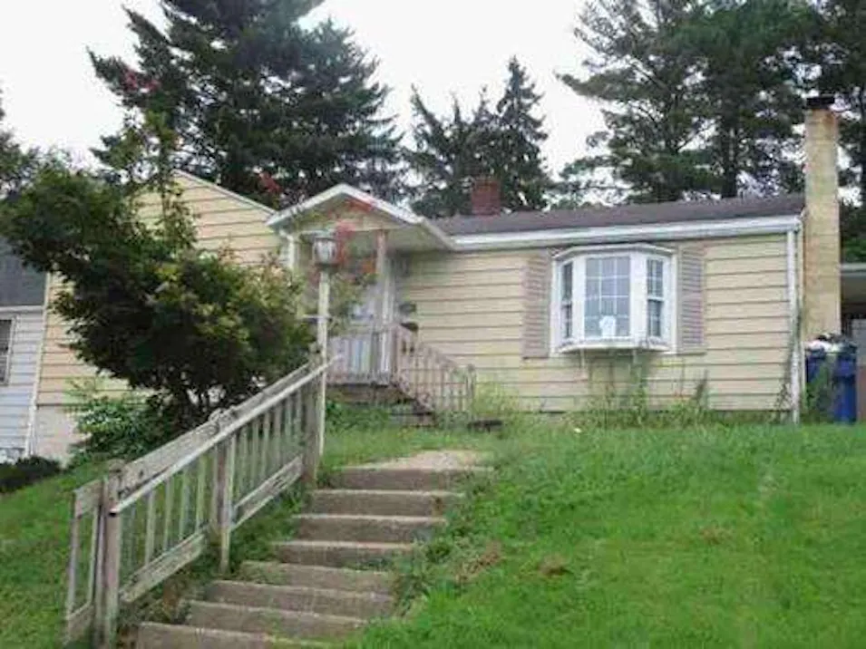 550 N 18th St Cambridge, OH 43725, Guernsey County