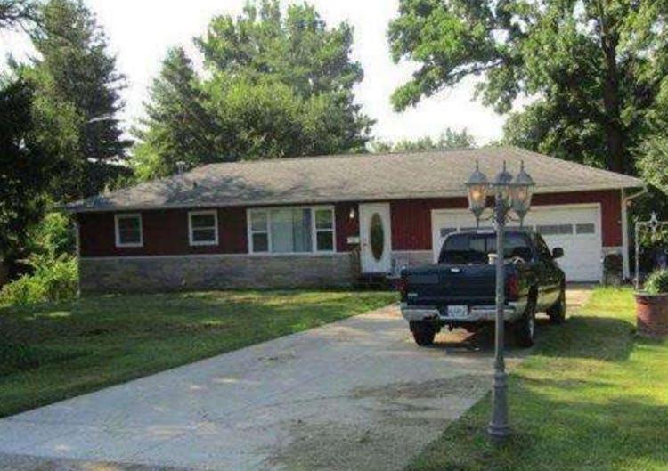 1235 W Semor Dr Decatur, IL 62521, Macon County