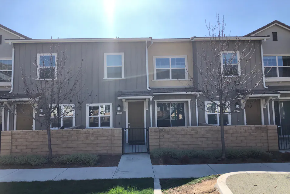 22739 Harmony Dr Santa Clarita, CA 91350, Los Angeles County