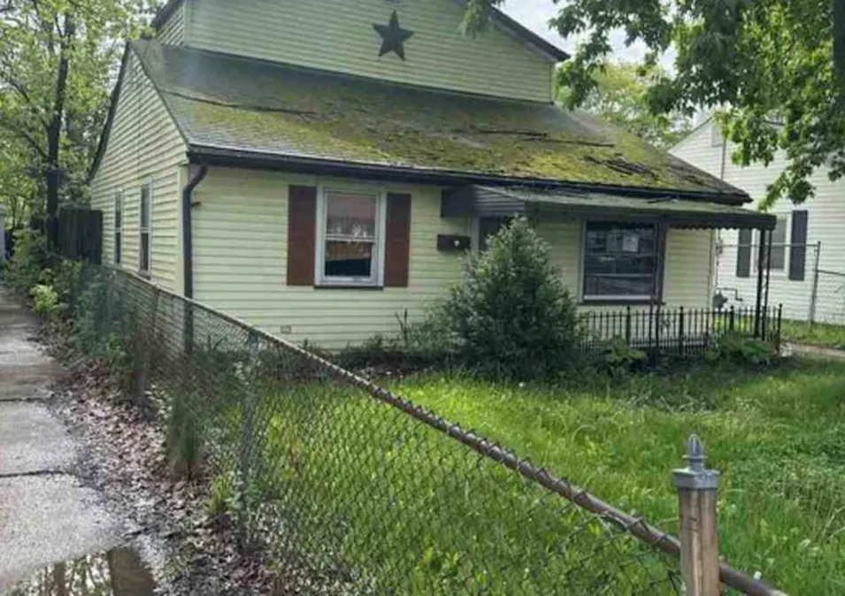 176 S Logan St Elyria, OH 44035, Lorain County