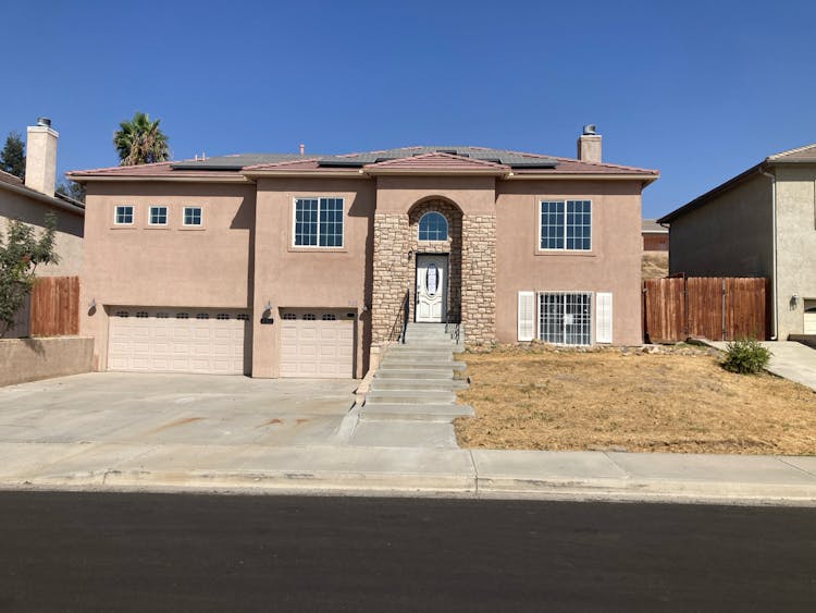 332 Terrace Hill Avenue Bakersfield, CA 93308, Kern County